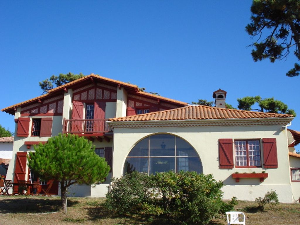 veranda maison basque