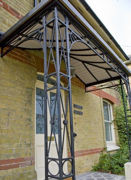 metal verandah supports