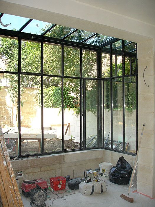 veranda acier bordeaux