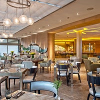 veranda restaurant and lounge