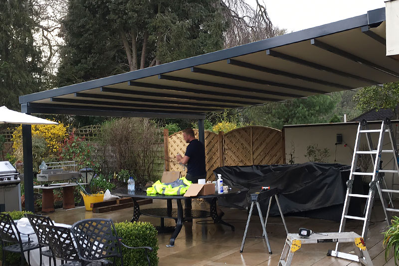 retractable verandah roof