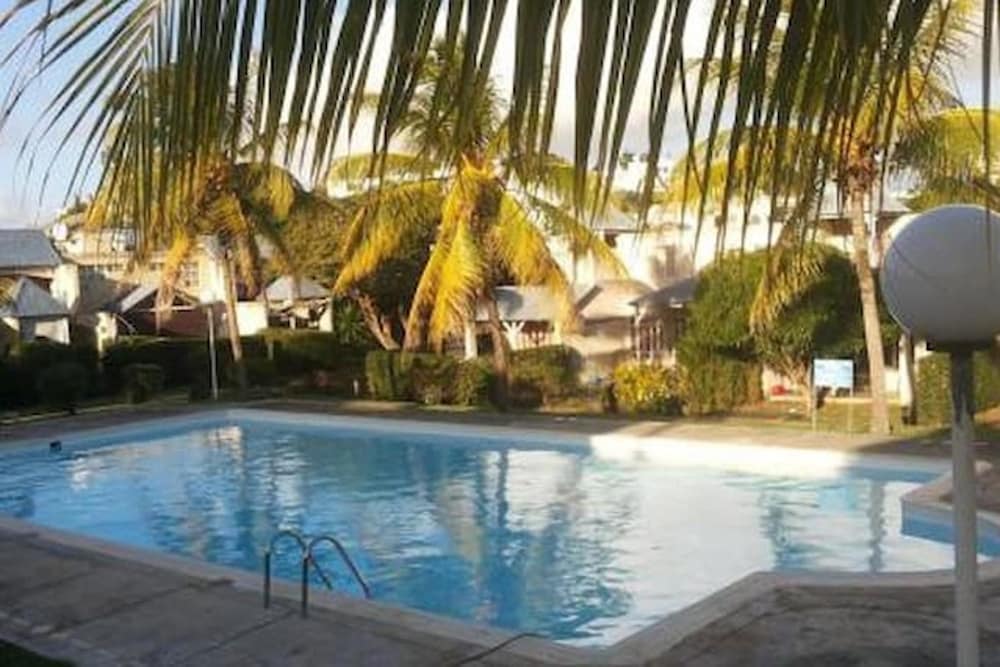 veranda grand baie expedia