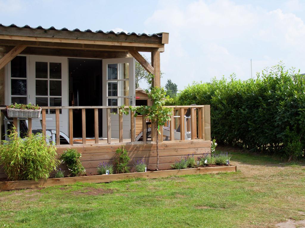 veranda chalet jardin