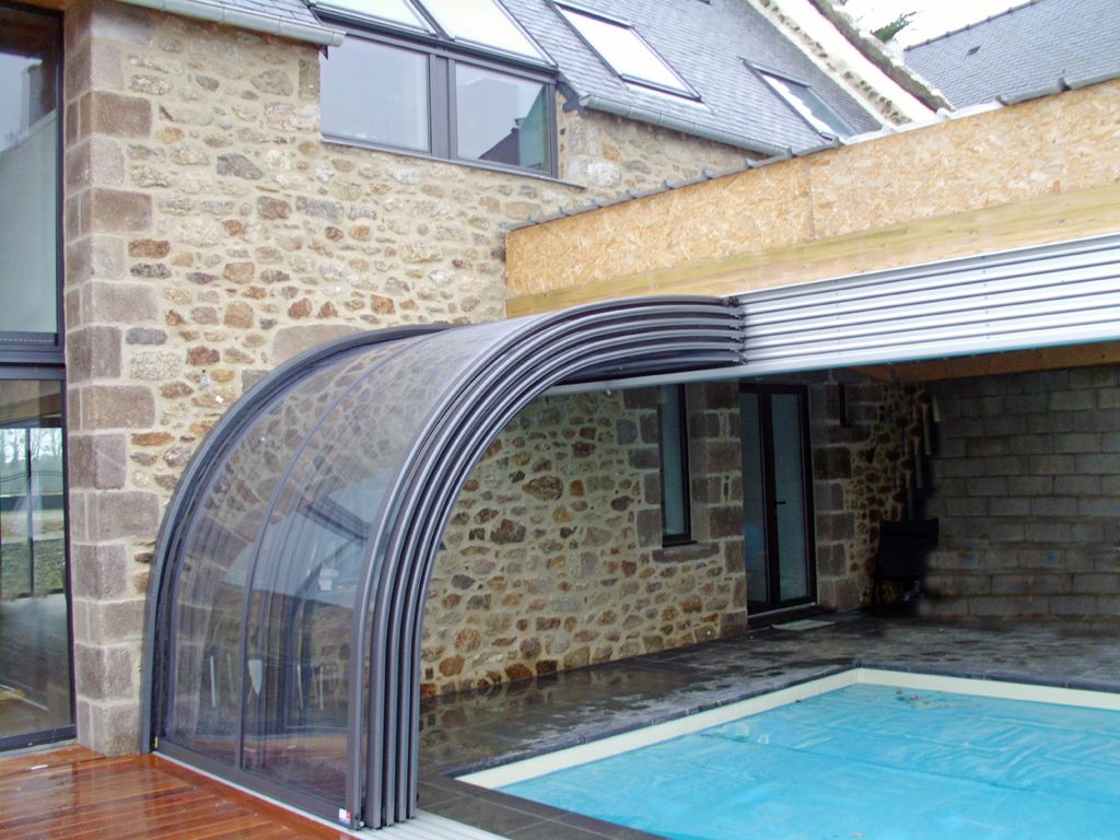 veranda retractable pool cover
