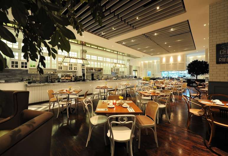veranda hotel jakarta pakubuwono