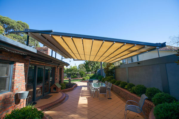 retractable verandah roof