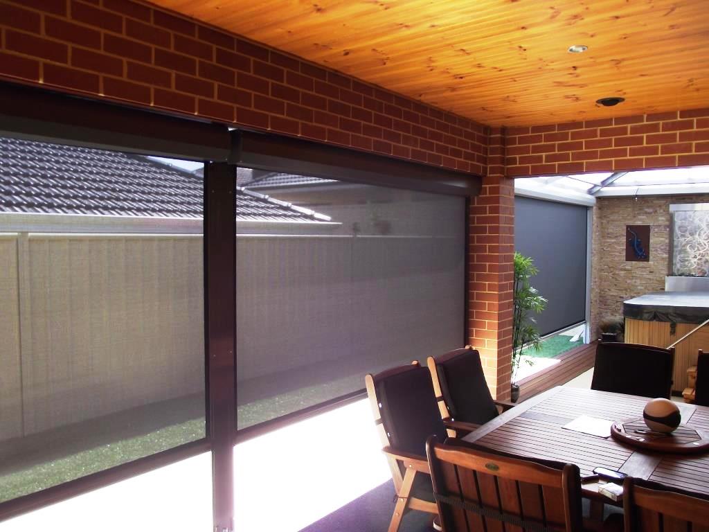 retractable verandah blinds