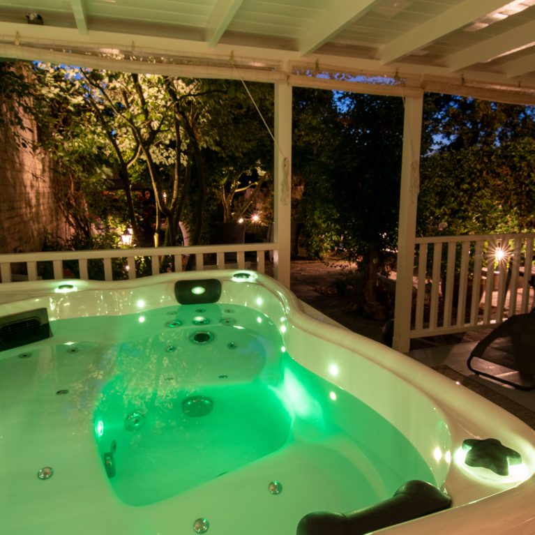 jacuzzi onder veranda