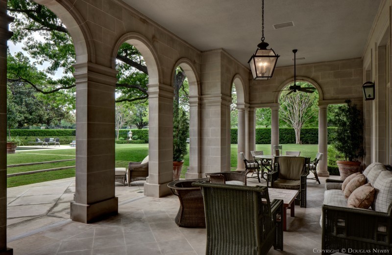 veranda estate home