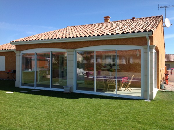modele veranda toit tuile