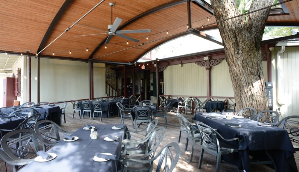veranda grill bar