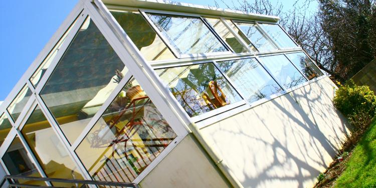 nettoyer toiture veranda
