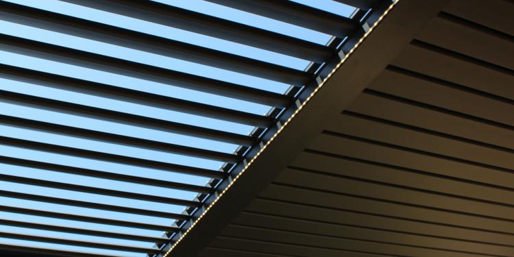 veranda bioclimatique definition