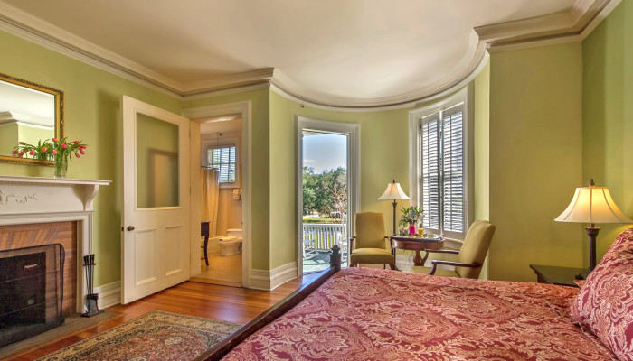 jekyll club veranda yellow
