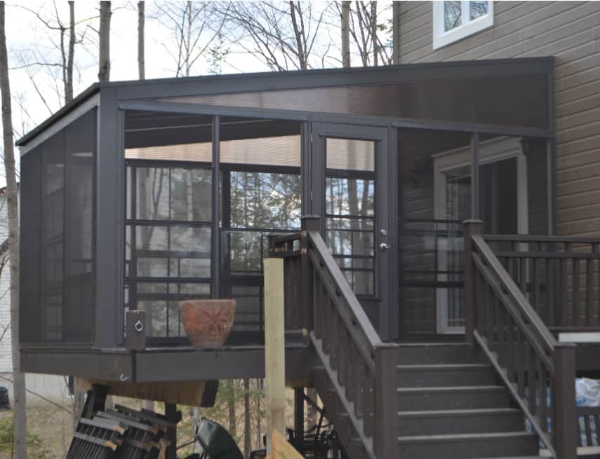 veranda en moustiquaire