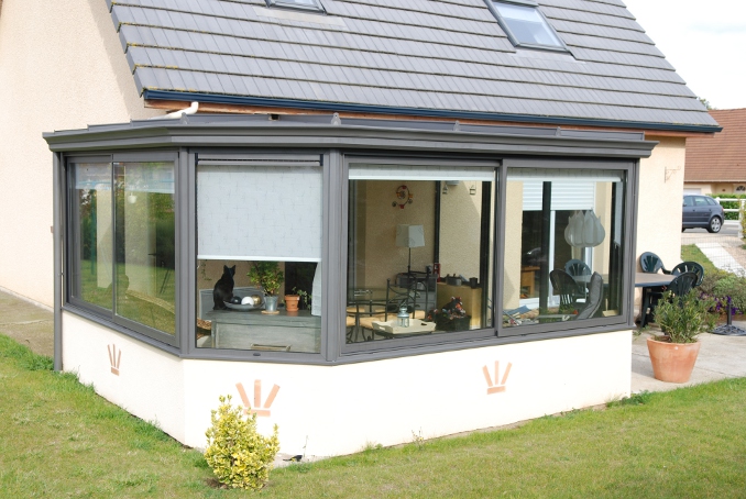 veranda alu avec soubassement