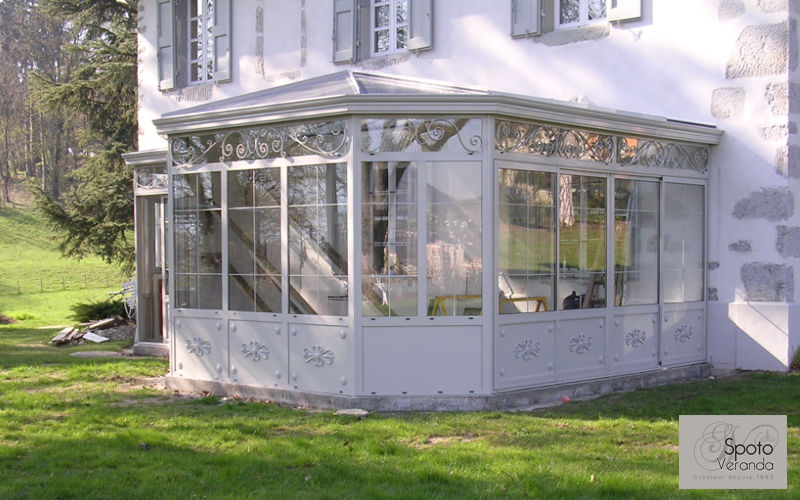 veranda traduction english
