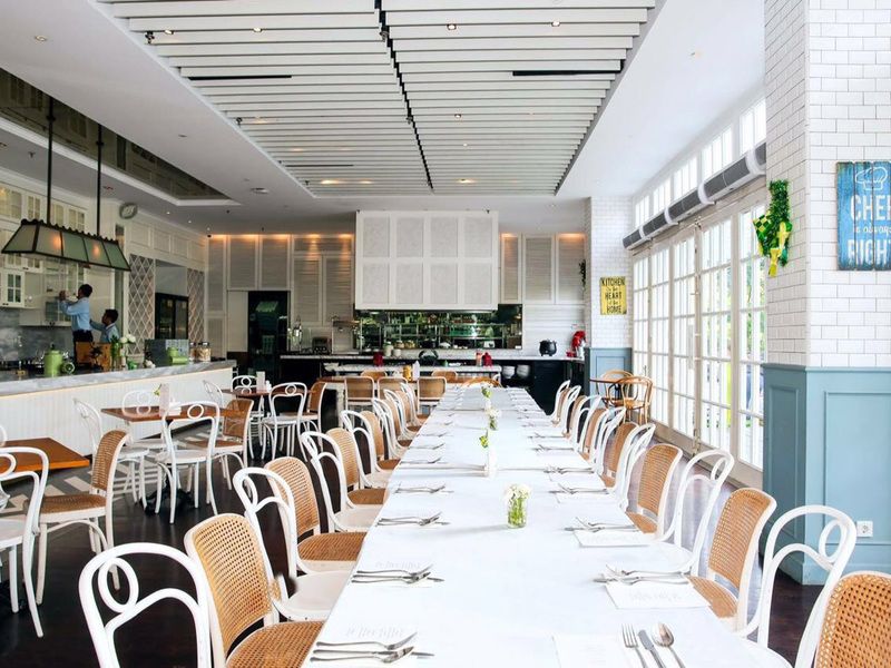veranda hotel wyl's kitchen