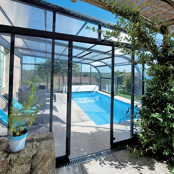veranda piscine adosse