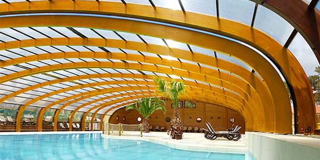 veranda piscine bois