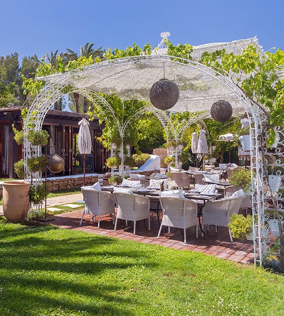 veranda all day cafe & lounge bar