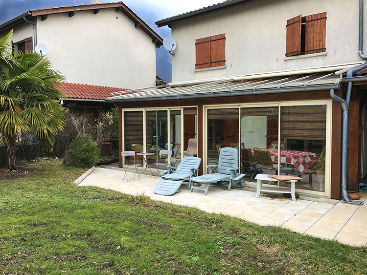 avis area veranda