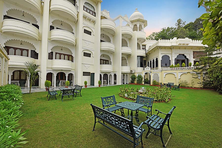 hotel verandah udaipur