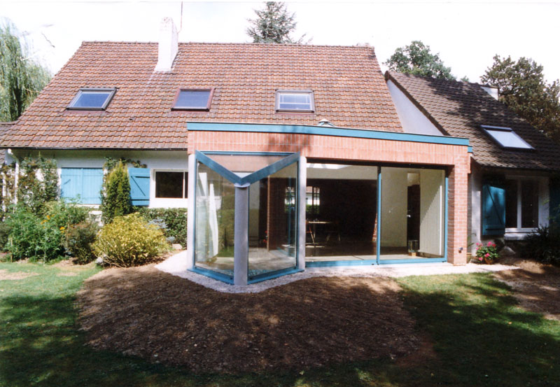 veranda type bow window
