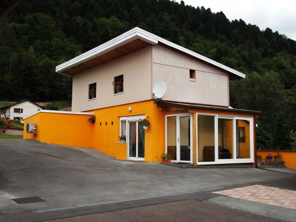 veranda and garage
