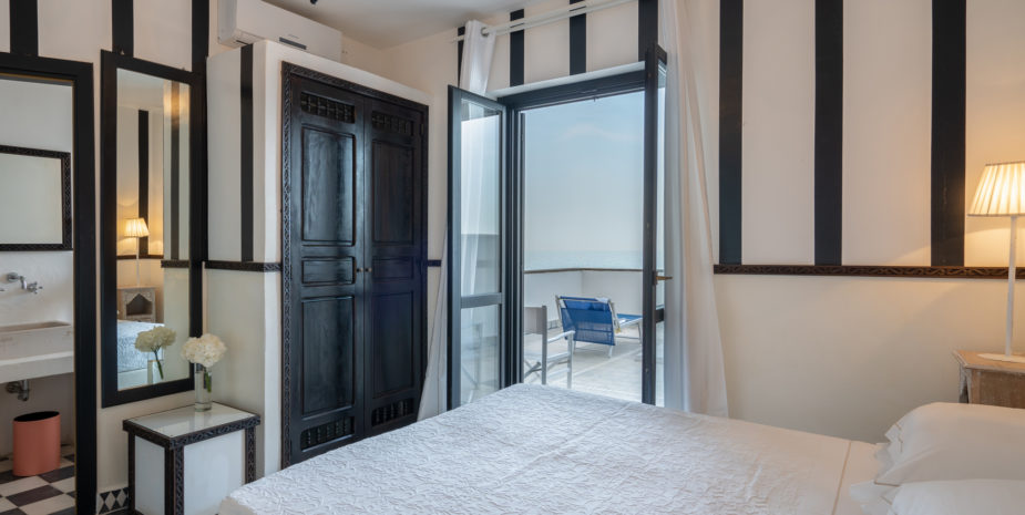 hotel veranda mattinata