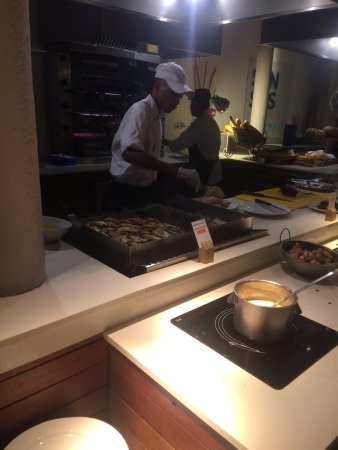 veranda pointe aux biches food