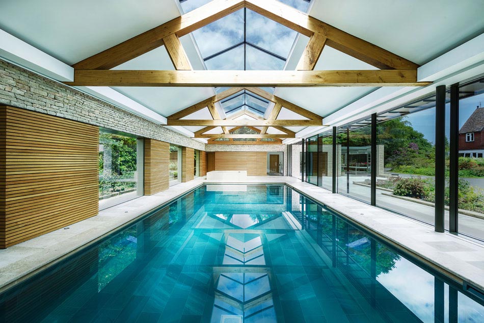 veranda et piscine interieure