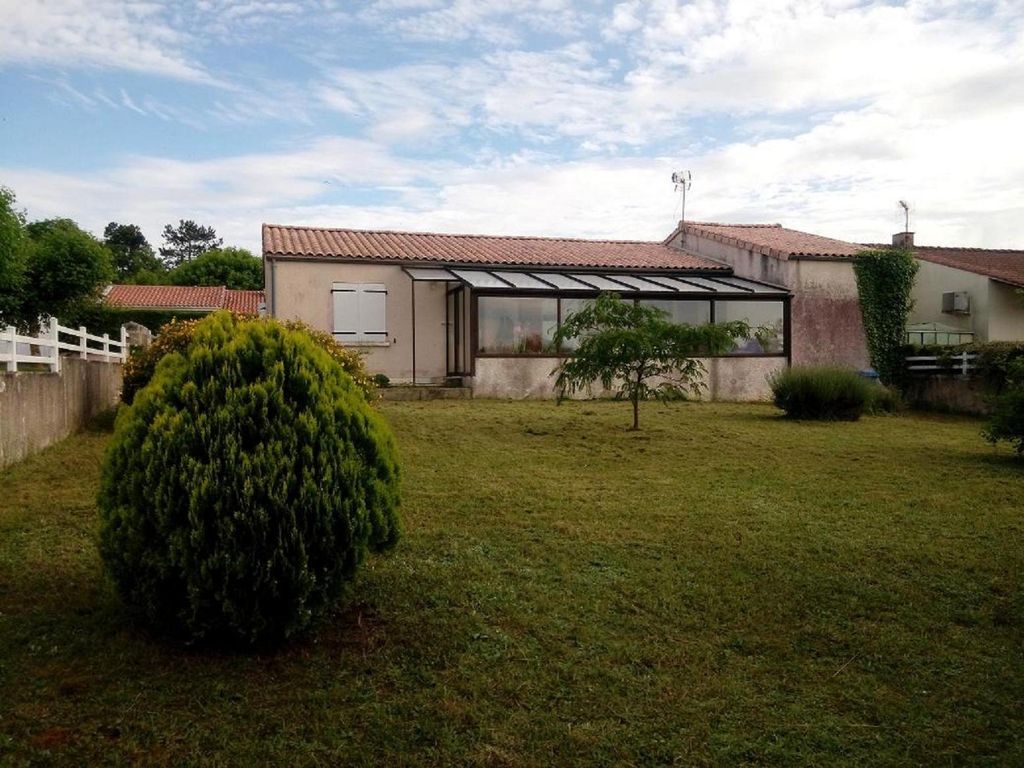 veranda and garage