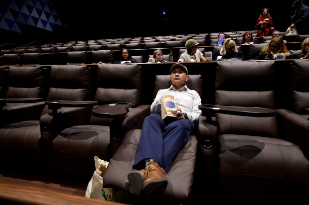 veranda luxe cinema jobs