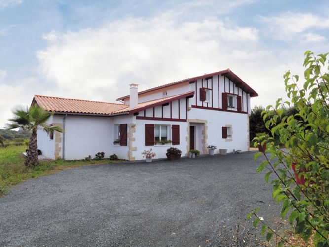 veranda maison basque