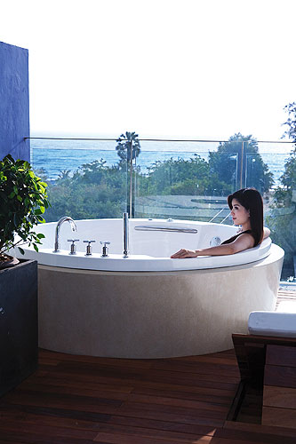 veranda jacuzzi hua hin