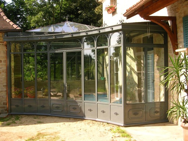 veranda acier bordeaux