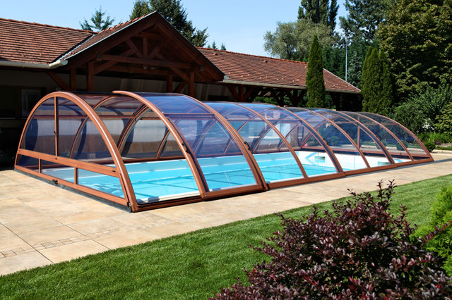 veranda retractable pool cover