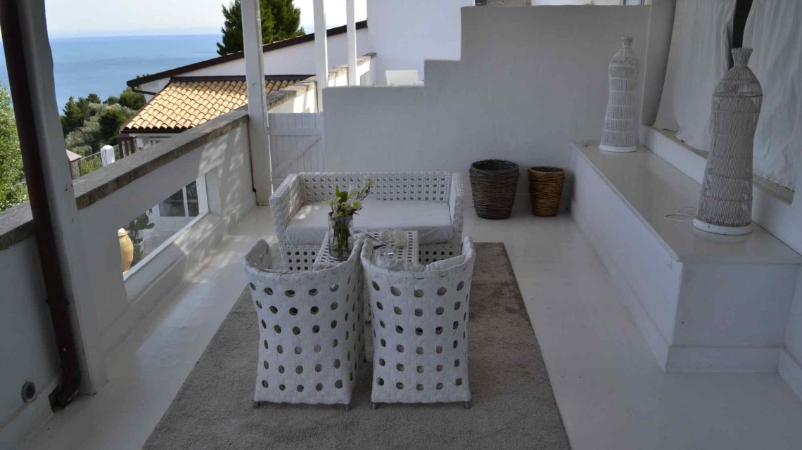 hotel veranda mattinata