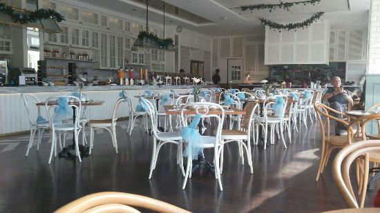 veranda hotel wyl's kitchen