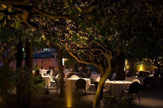 la veranda dell'hotel columbus