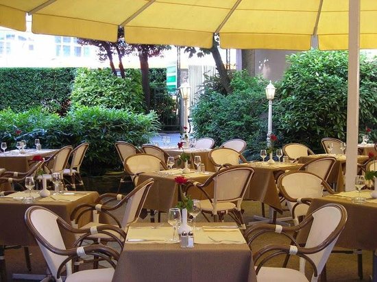 la veranda hotel & restaurant