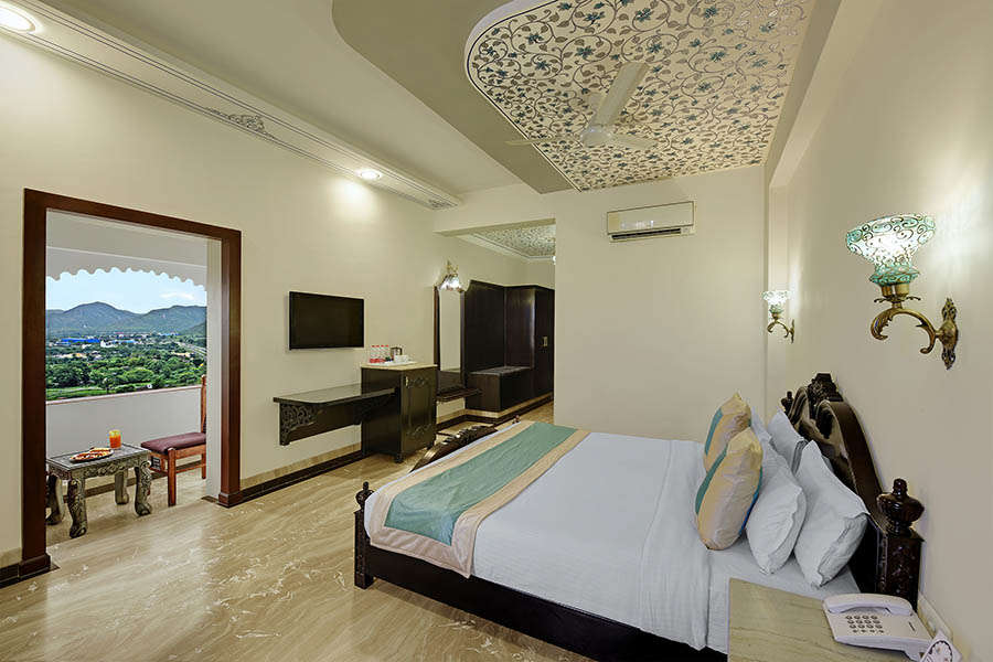 hotel verandah udaipur