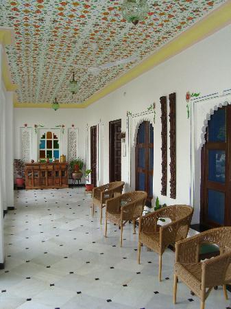 hotel verandah udaipur