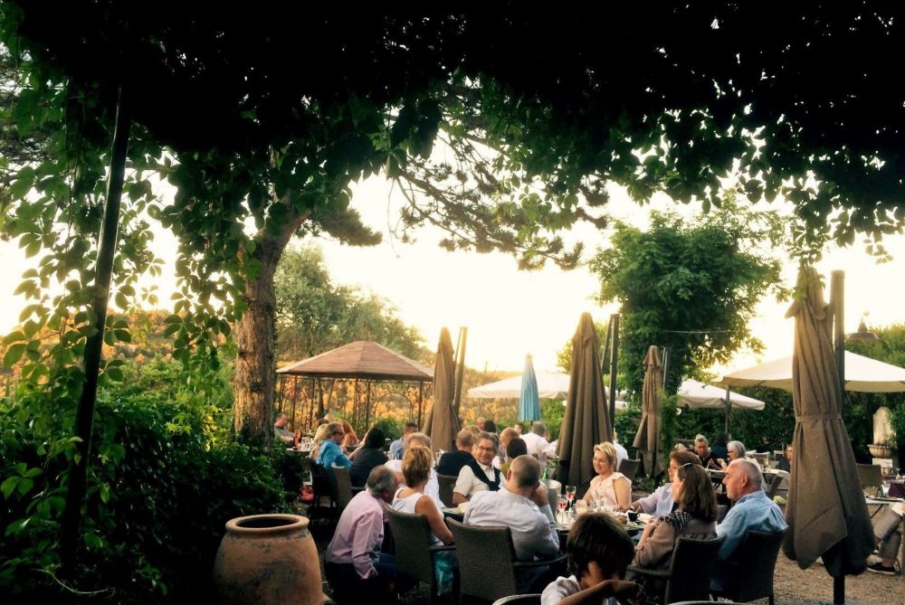 veranda restaurant menerbes france