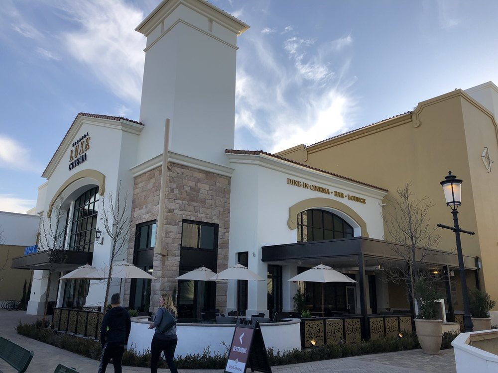 veranda luxe cinema & lounge