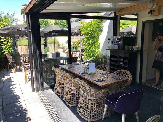 veranda area chelles
