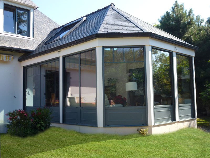 veranda bois et toit d'ardoise