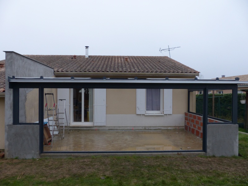 veranda avec un mur plein