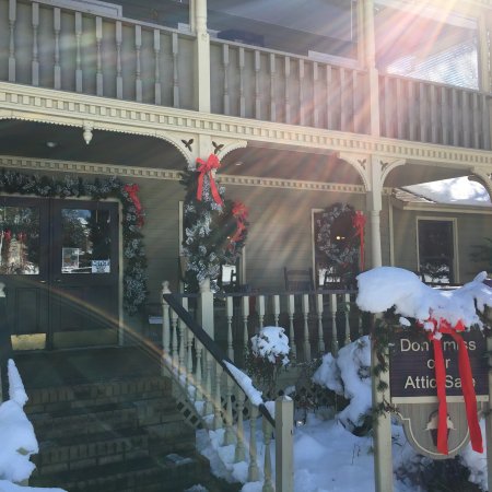 cafe veranda jackson center